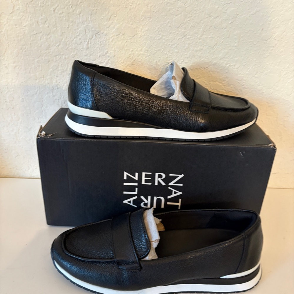 NIB Naturalizer Woman’s SZ 8 M Lucy Black Leather Loafers